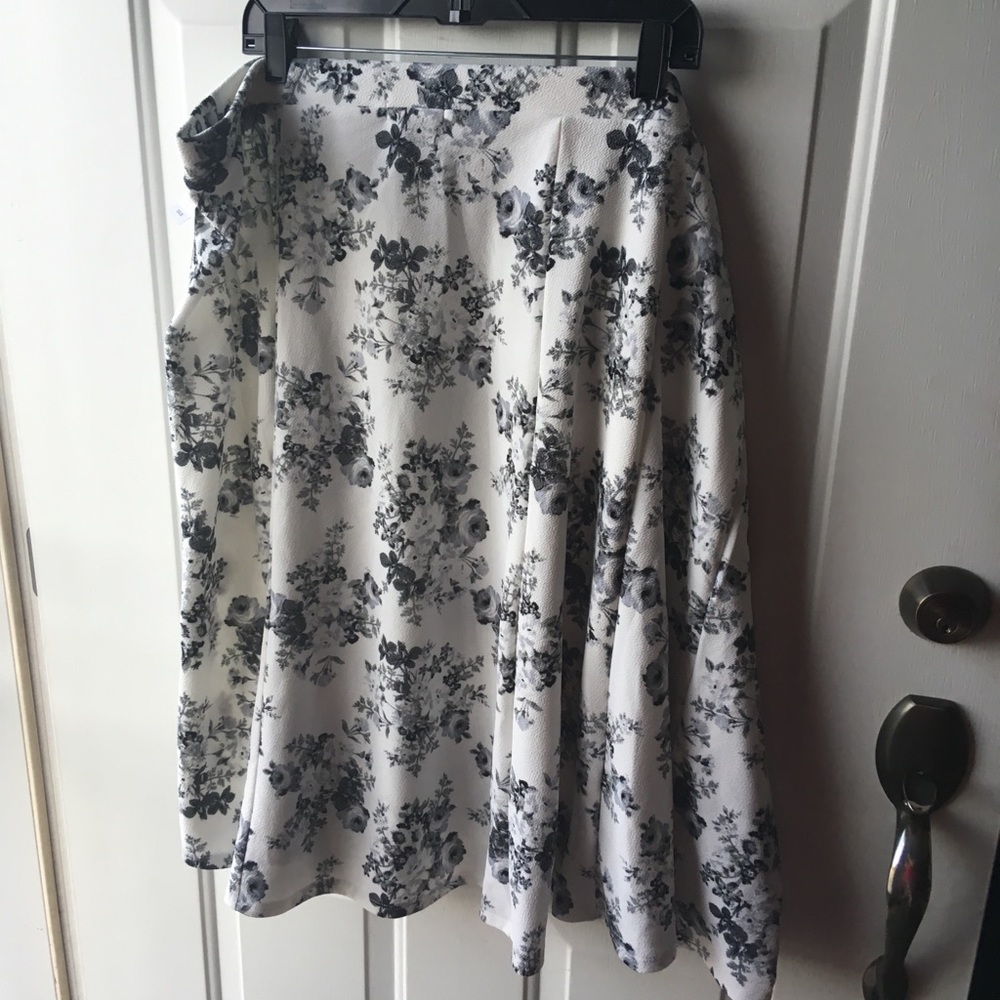 Lovesick skirt, size 5, NWT